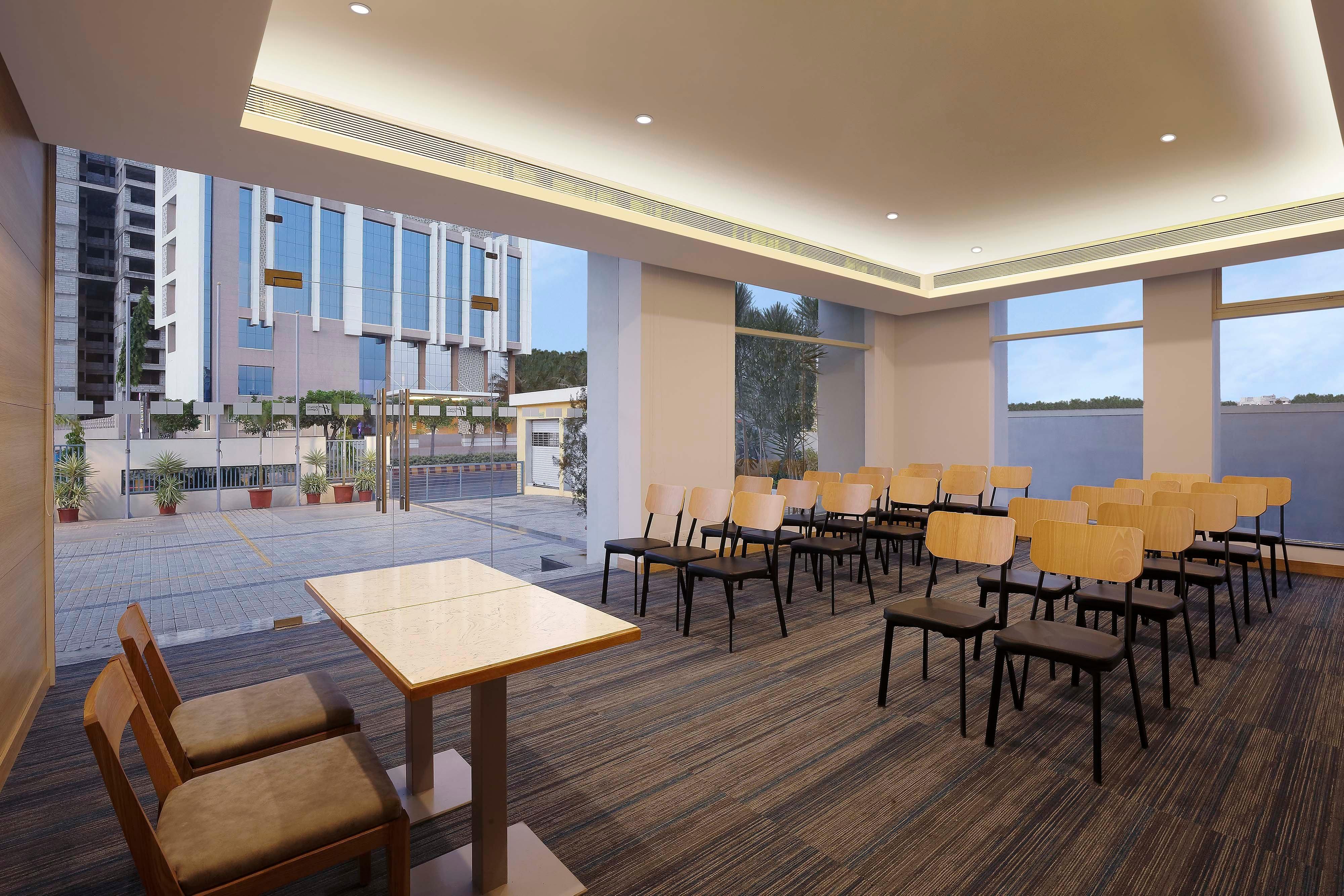 Holiday Inn Express Nashik Indira Nagar By Ihg Екстер'єр фото